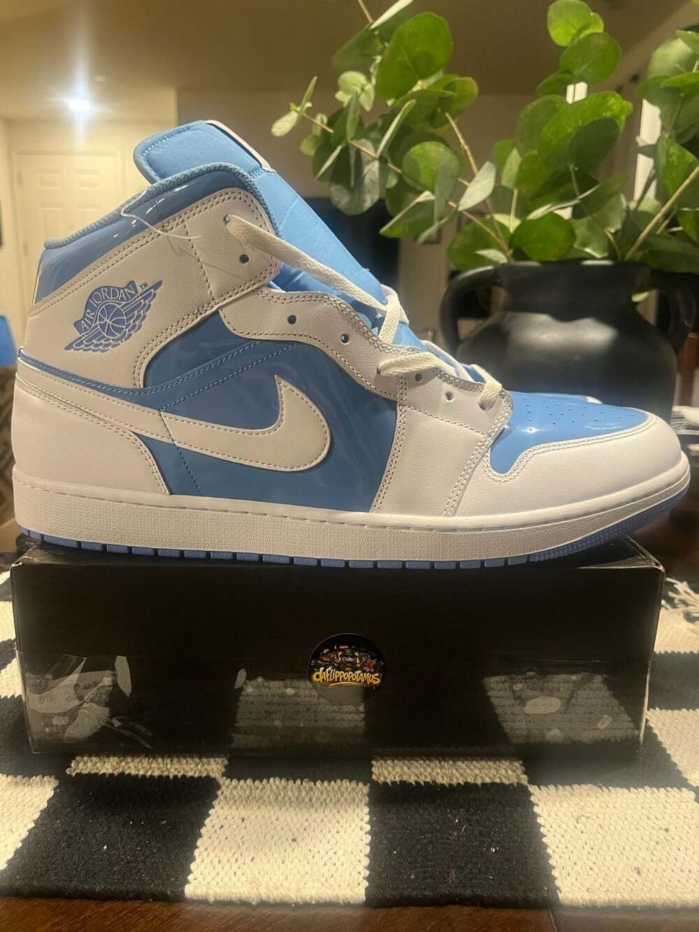 Nike Air Jordan 1 Mid University Blue Patent Leather Size 17